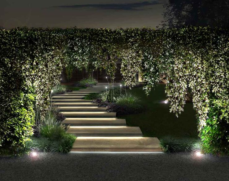 Il giardino effetto sorpresa con scalinata illuminata