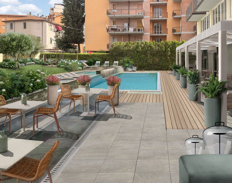 Giardino di hotel a Verona progettato con piscina, pergola e aree relax